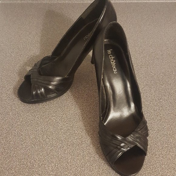 le chateau Shoes - Vintage Le Chateau Open-Toed Black Heels